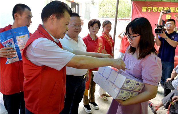 广东普宁：民政局新时代文明实践站开展志愿“三社联动”关爱活动