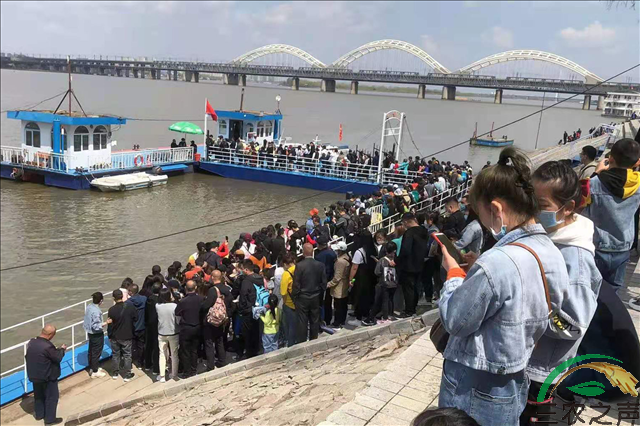冰城警察无处不在，时刻守护群众“五·一”平安出行