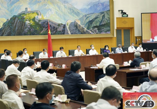 李克强在国务院第三次廉政工作会议上强调：正风肃纪 求真务实 施政为民 把政府系统党风廉政建设和反腐败工作推向深入