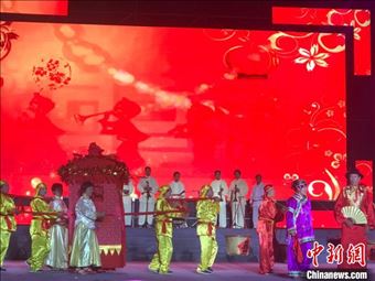 广东云浮启农村春晚 上演百场农民自导自演晚会