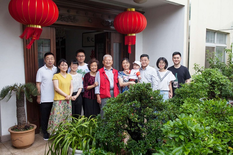常熟最美家庭：四世同堂百福至，儿孙绕膝花满堂