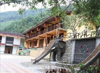 甘肃康县乡村旅游渐兴：“光棍村”引来“外来媳”