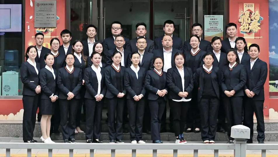 让村民享受 “家门口” 服务——重庆城口中银富登村镇银行服务“三农”采访记