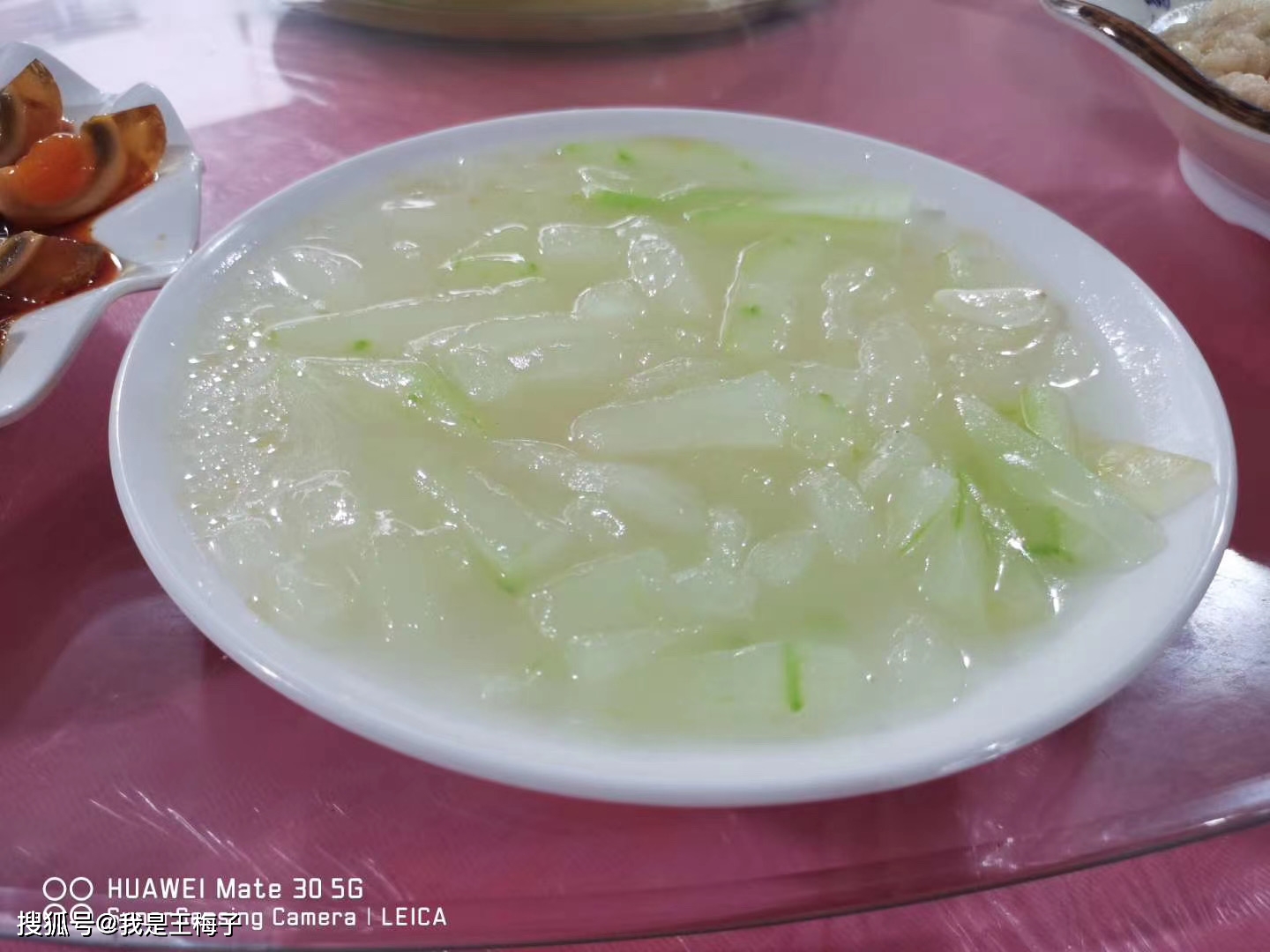 和领导去吃农家乐，点了一桌菜，网友：不浪费不铺张，点赞 