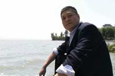 一个给花鸟画生命和传奇的画家——贾飞燕