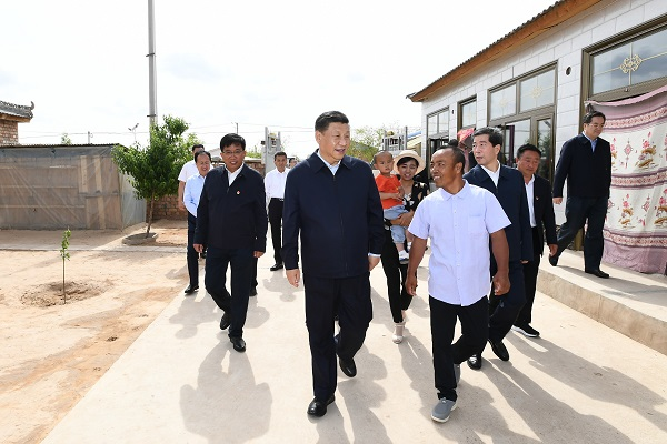 央视新闻客户端：习近平和他的农民朋友