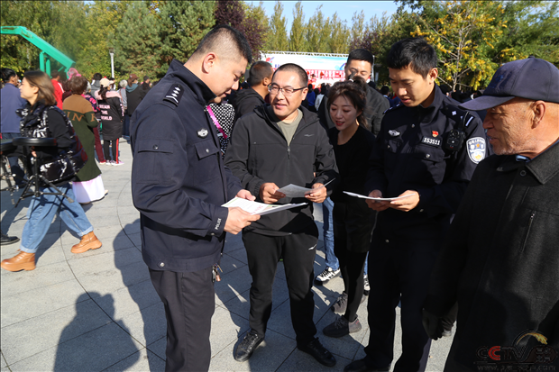 黑龙江垦区公安建三江分局前哨派出所开展“中秋·国庆”期间预防经济犯罪宣传工作