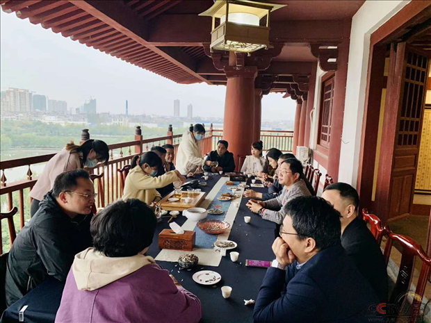 武汉大学国学与商道领袖班赴天门参观学习考察交流