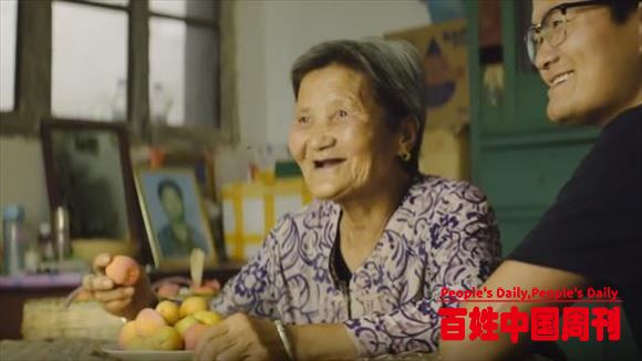 如今村里的爷爷奶奶们，真“潮”！