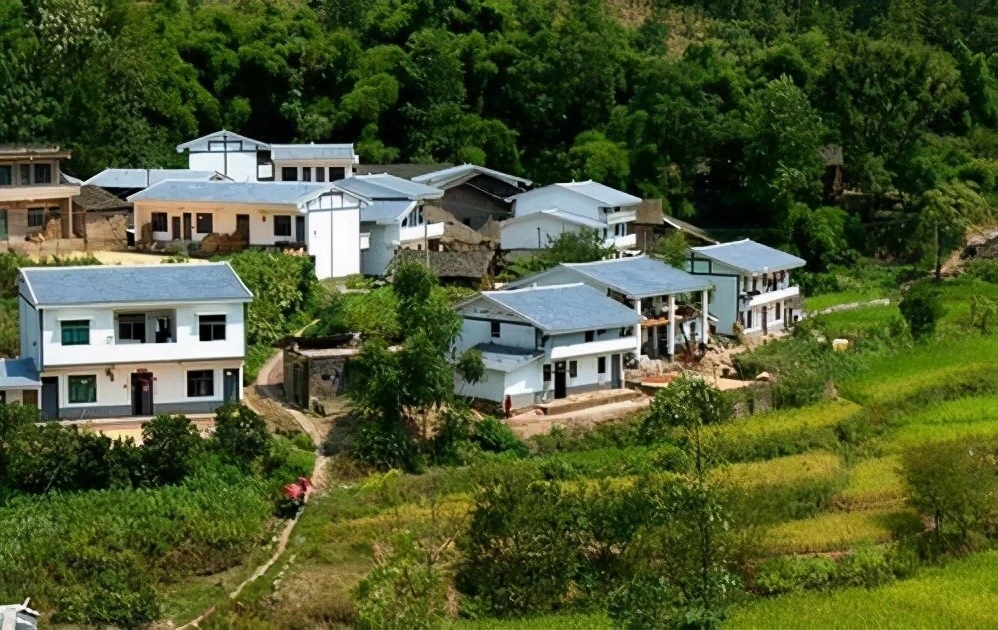 停止“确权”？国家一锤定音，明年起，农村的房屋全都按新规处理
