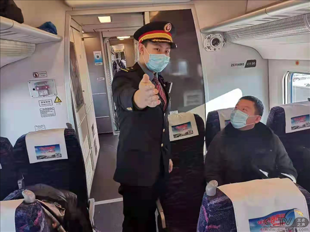 D7808次动车组：高铁铺幸福路，火车插翅奔坦途