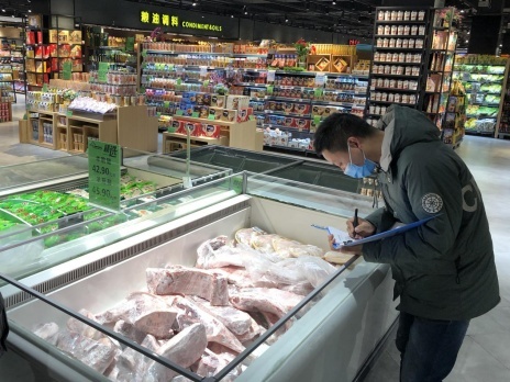 湖北英山：紧盯冷链食品疫情防控 守护舌尖上的安全