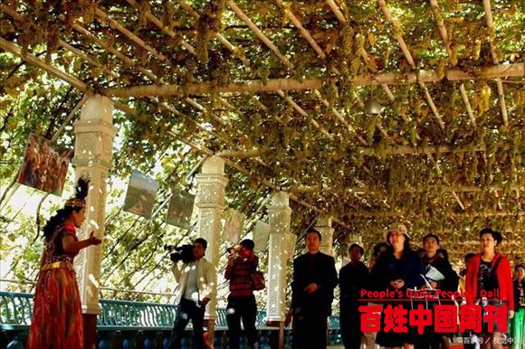 吐鲁番，不一样的感受；火焰山寸草不生，葡萄沟生意盎然