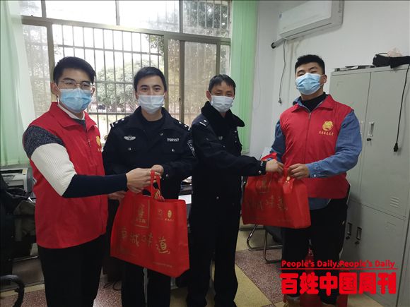 福建：共青团浦城县委到交警大队慰问“不返乡过年”青年民警