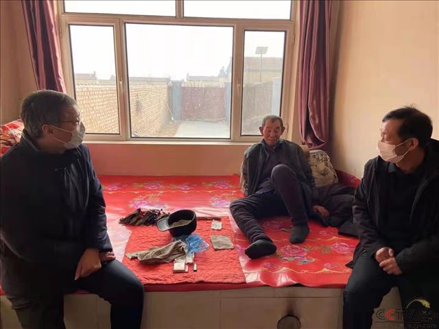 深切关爱温暖心田：天镇县马家皂乡慰问困难老党员