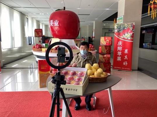 新华财经调查：农产品享受“直播红利”需要跨过哪些“坎”