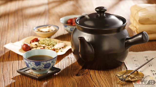 王庆其：“抗疫”为中医正名，它是“人学”而不是玄学