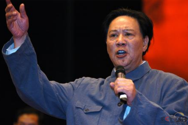他因与主席长太像，41岁被叶剑英选中饰演主席，李讷见后泪流满面