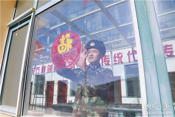 新春走军营 记者在战位:雪域高原无人区，三人哨所的除夕