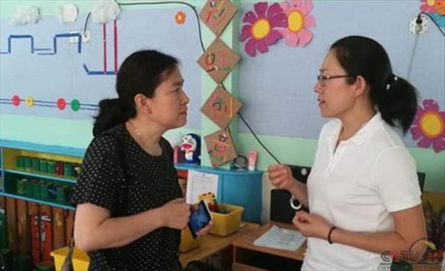 ''退群事件''闹上央视，爸爸：作业我改知识我教，要老师干嘛？