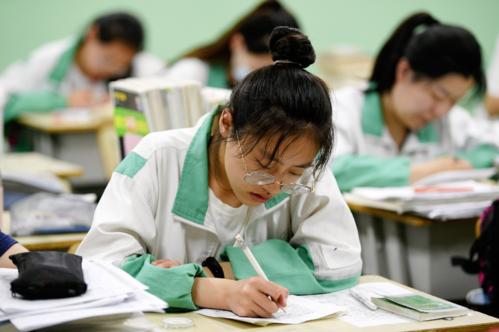 教育部：今年高考减少死记硬背和“机械刷题”内容 
