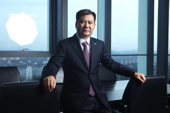 张近东支招农村居民消费升级：线上线下渠道融合