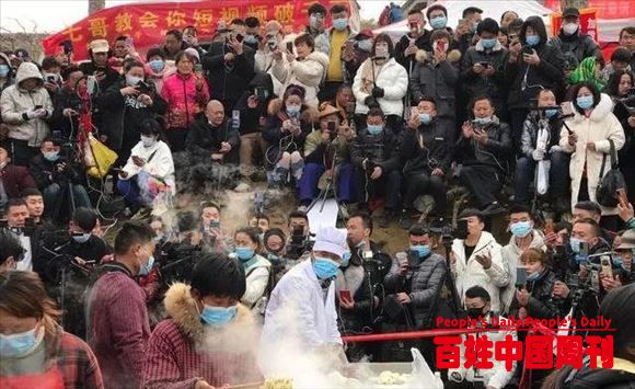 同样来自山东，拉面哥的老乡给大衣哥老乡上了一课！