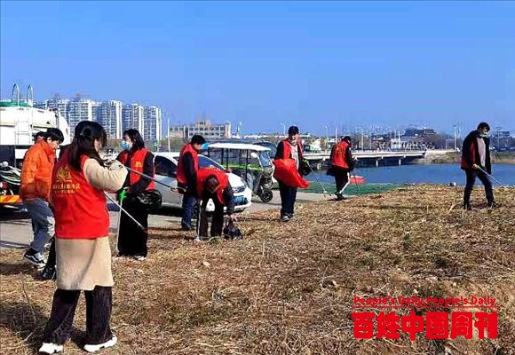 安徽亳州薛阁街道谯陵社区志愿者开展环保志愿服务活动