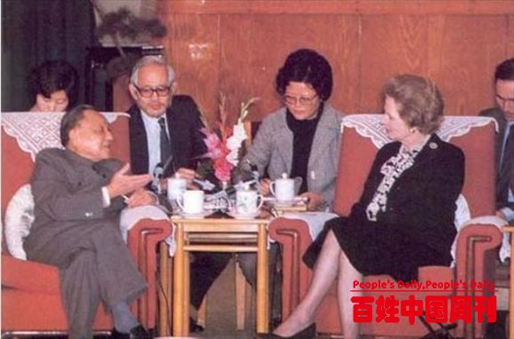 1982年，英国首相在北京谈判出现僵局，邓小平：主席早就料到