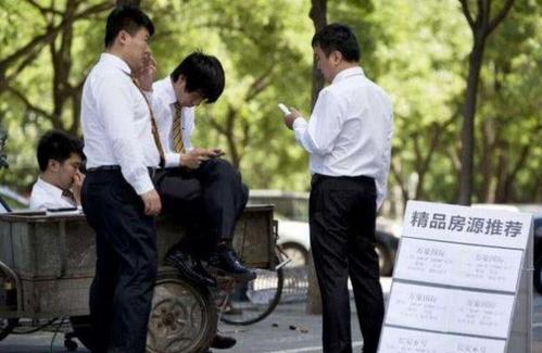 何晓波：解决天价保姆乱象，“中介制”还是“员工制”靠谱？