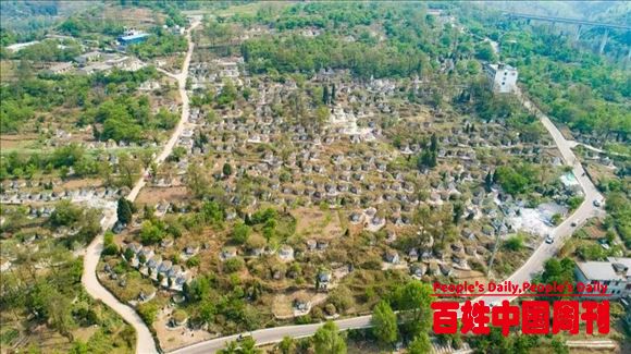豪华墓、活人墓顶风违建，不能只看到观念因素