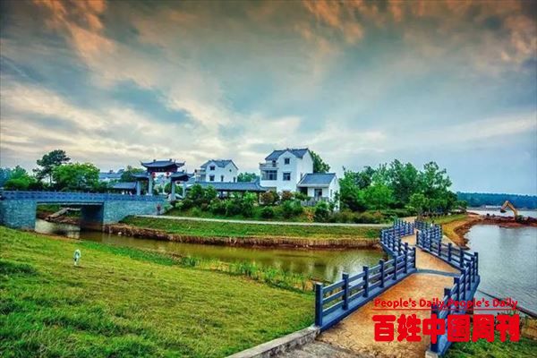 半月谈：逾越道德底线、法律红线！这样的艺人要查到底、凉到透