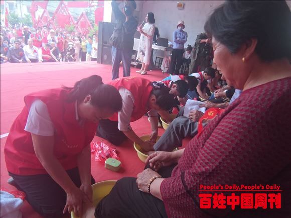 安阳武庄村举行第十二届“义诊义演 千人饺子宴”敬老孝善活动