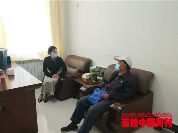 新疆特克斯县九旬老人交“特殊党费” 不忘党恩 向党献礼