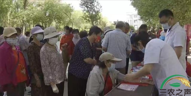 新疆奎屯：全民公益日我们在行动