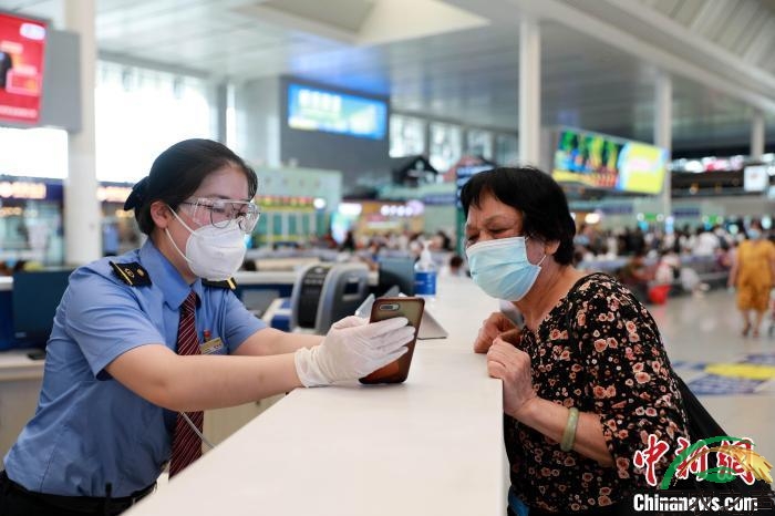 国内多地调整人员跨省流动政策：严禁土政策、一刀切