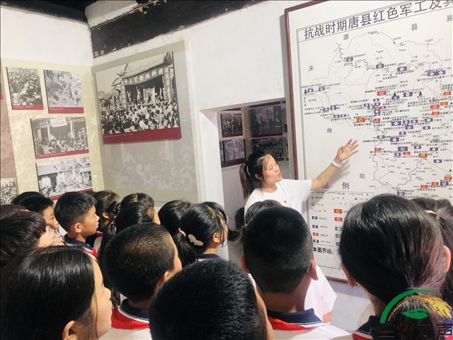 河北唐县军城镇举行爱国主义教育基地授牌仪式