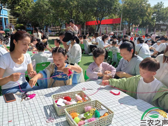传承国风经典 美育七彩童心：宝丰县东城幼儿园开展“古风古韵庆六一”亲子手工活动