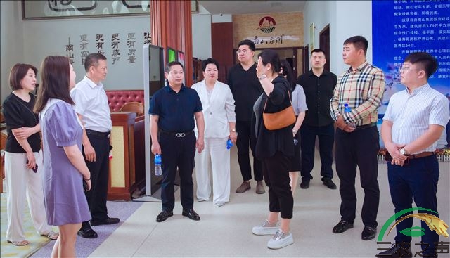 全民健康大讲堂副主任兼秘书长李乾坤到山东南山康养发展中心调研